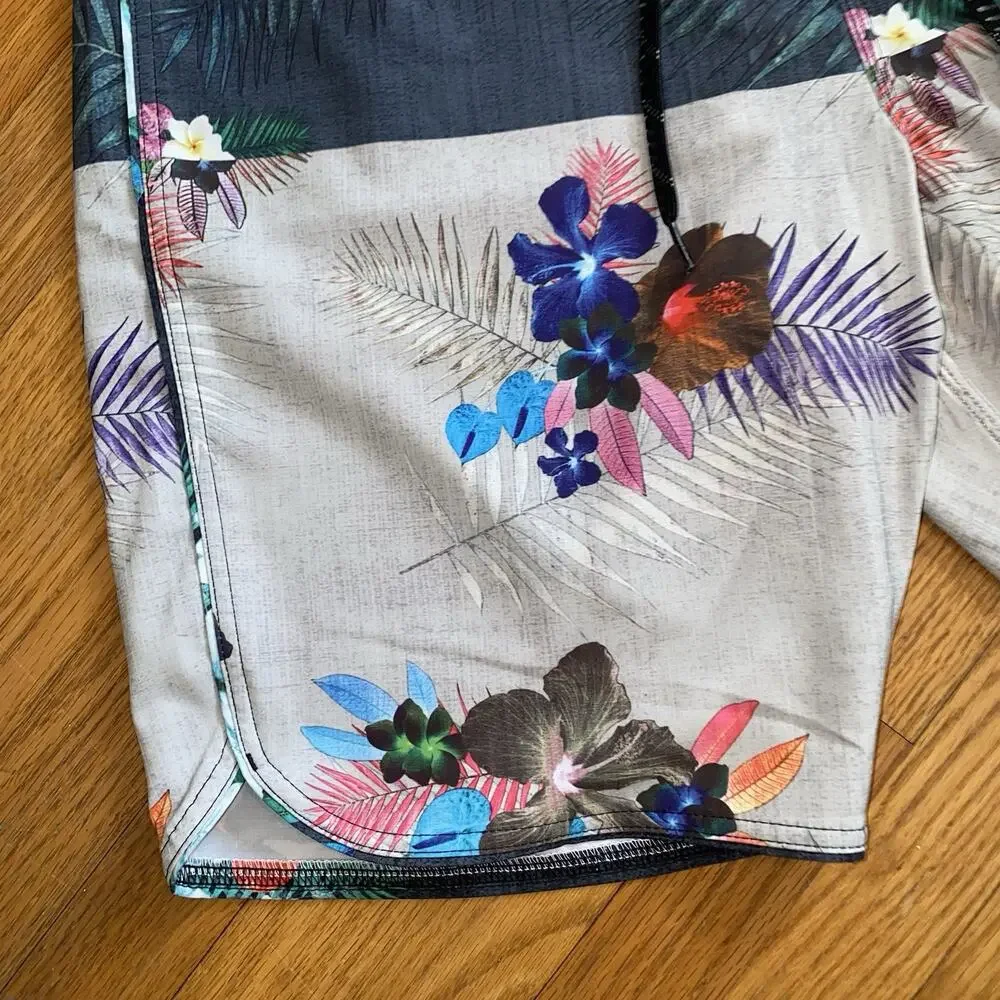 O'Neill Hyperfreak Floral Boardshorts Men's Size 32